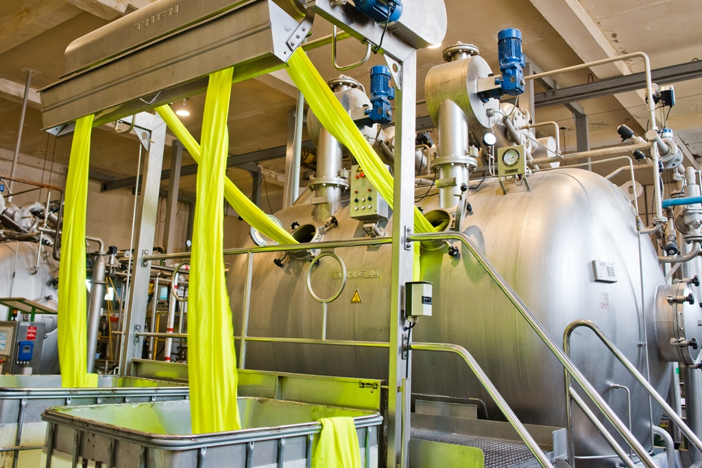 Установка периодического способа крашения