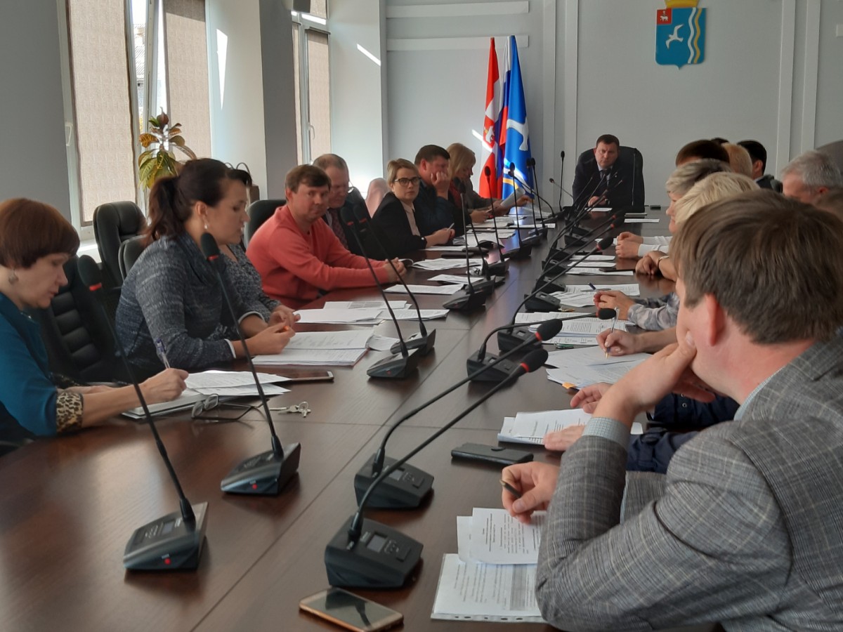 Круглый стол прошёл с участием трёх сторон - депутатов, предпринимателей и представителей местной администрации