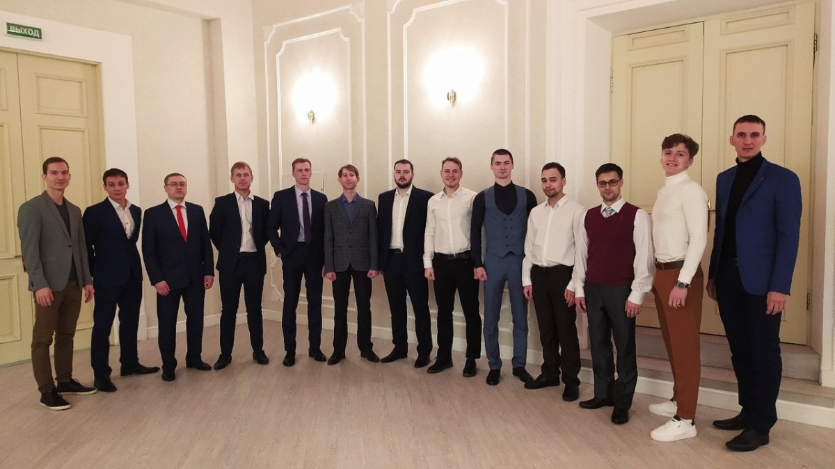 Финалисты конкурса «Мужчина в образовании». Николай Купин крайний справа.