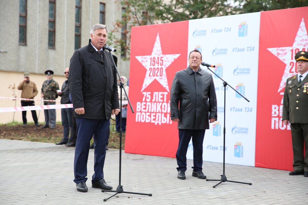 Генеральный директор ООО «Газпром трансгаз Чайковский» Сергей Сусликов поздравил жителей поселка с важным событием